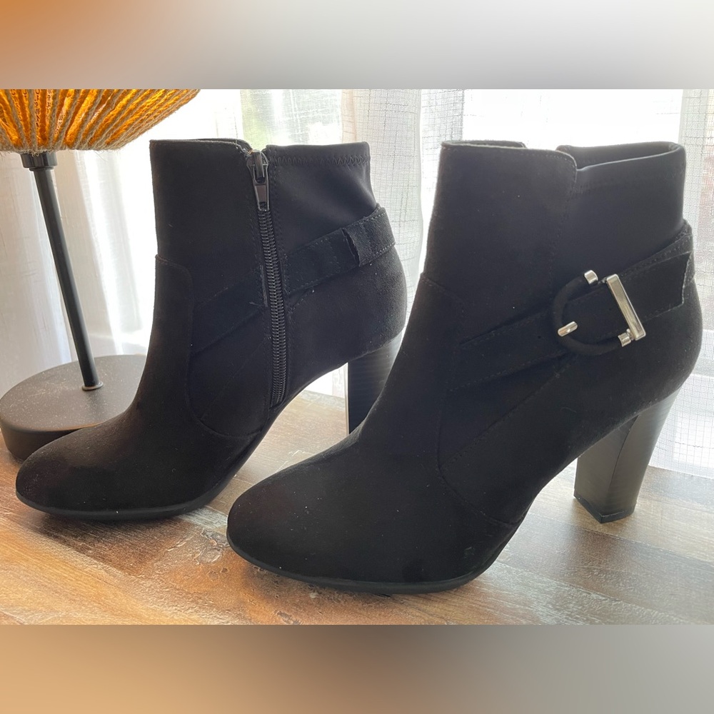 Size 6.5 - Picture 4 of 5